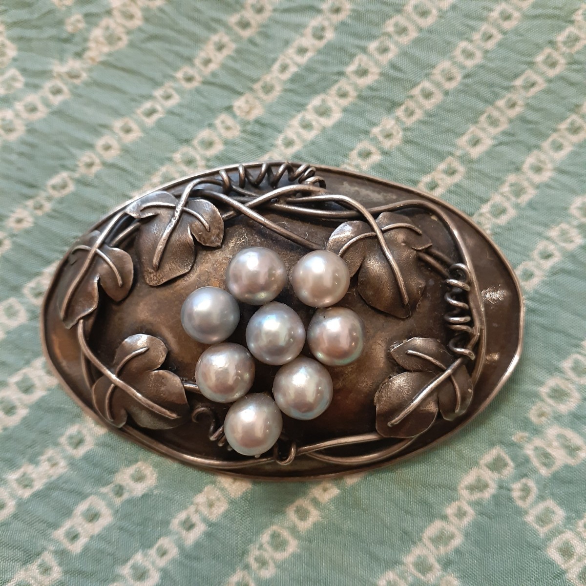 激安な 真珠 彫金 ブローチ 約6.1cm×4cm×1.8cm 約20.09g 作家物 silver