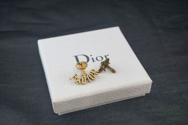 ◇ 美品 Christian Dior クリスチャン ディオール アシンメトリー ピアス 蜂 ロゴ ゴールド 136202 アクセサリー、時計  ブランドアクセサリー クリスチャン・ディオール