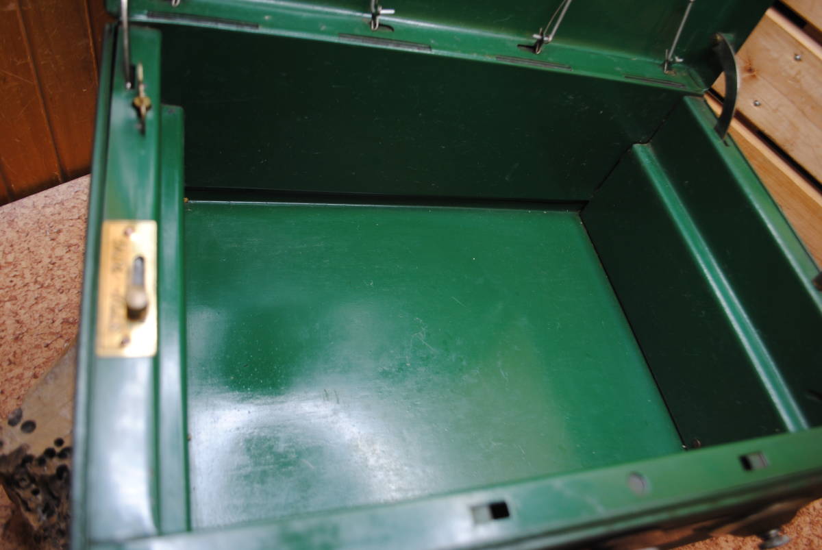 /ぬ142【レトロ】手提げ金庫　ダイヤル式　ORIENTAL ALARM CASH BOX　木箱付き　当時物　コレクション　グリーン_画像8