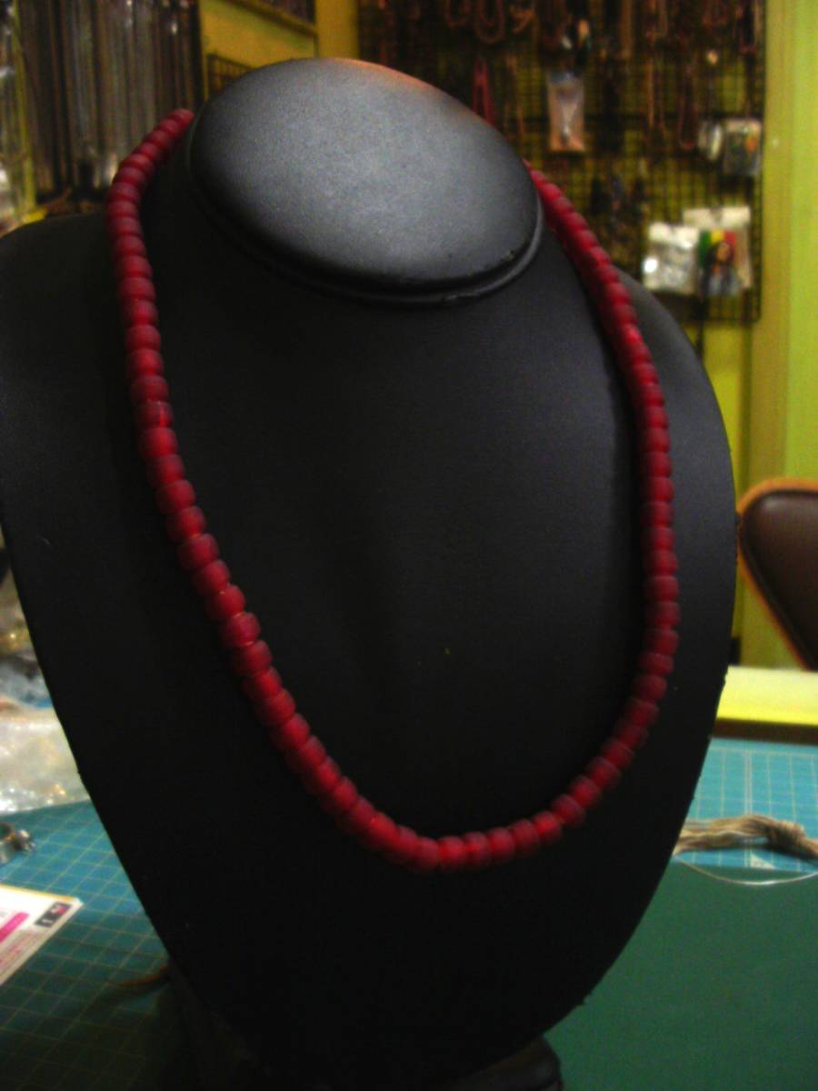  white Hearts beads! necklace! gloss .. red 