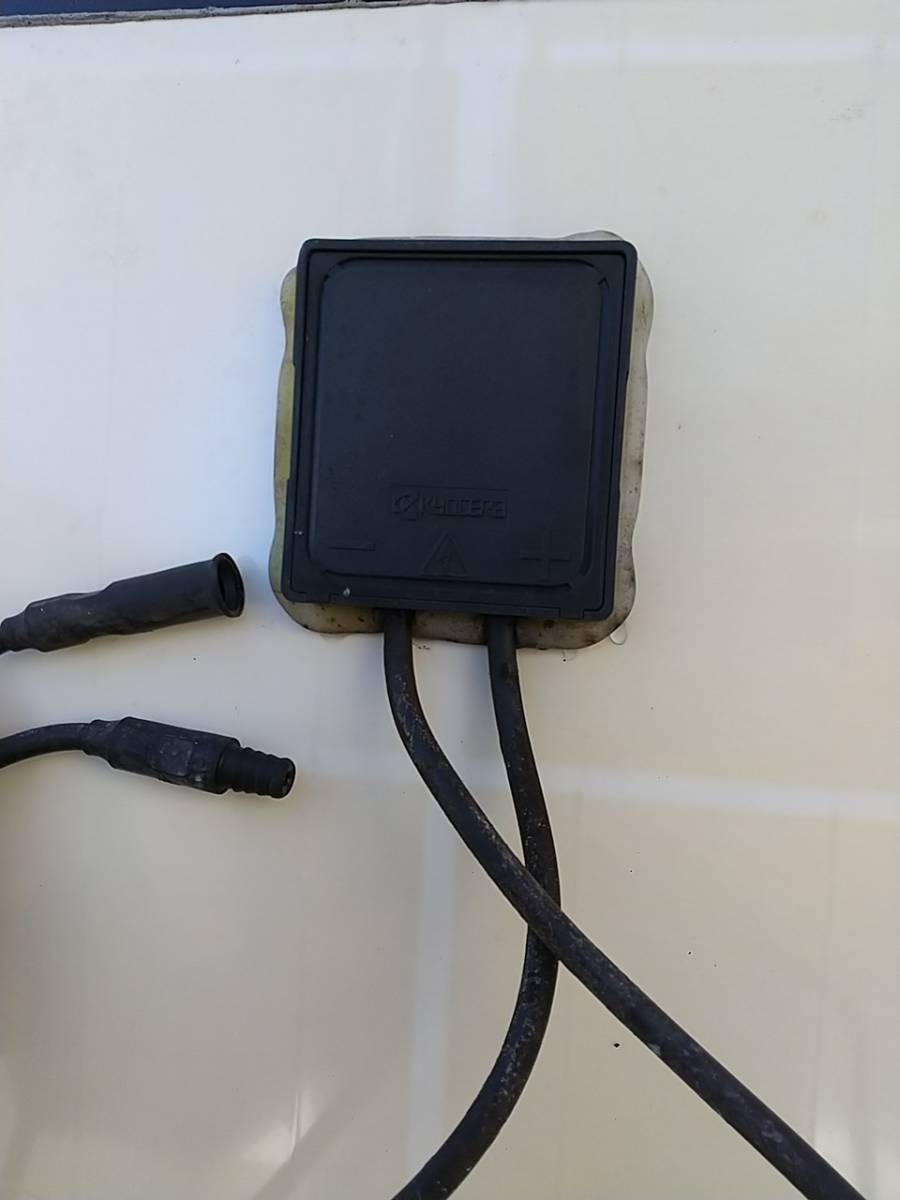 即決) KYOCERA 薄型 ソーラーパネル 45W 2枚セット 計90W 中古 即決) KYOCERA 薄型 ソーラーパネル 45W 2枚セット 計90W 中古