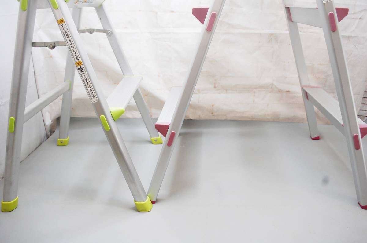 *.3850 stepladder 2 point * step‐ladder /Pica/NCT-2/PFC-79/ folding / on .. attaching / silver / light weight / step / ladder / details photograph several equipped /220 size 