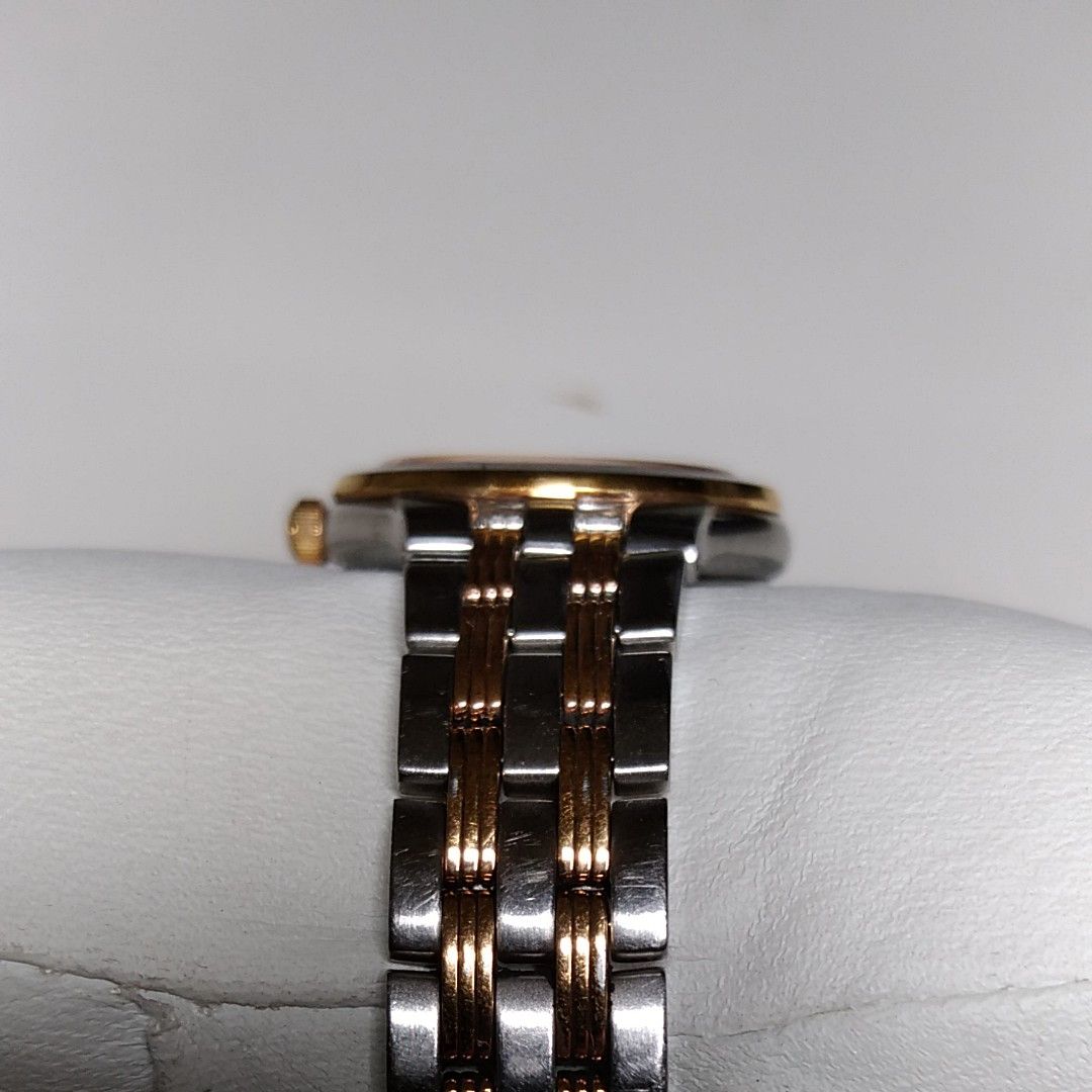SEIKO セイコー ソーラー レディース腕時計 V110-0AH0 シェル SEIKO セイコー ソーラー レディース腕時計 V110-0AH0 シェル