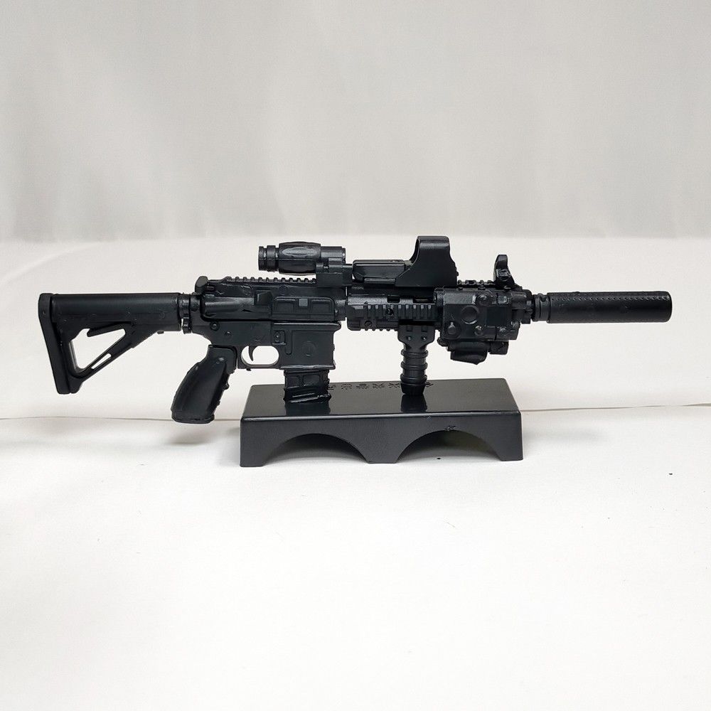 アサルトライフル HK416 プラモデル　未組立　ガンプラ　武器　ガンダム　パーツ　アクションフィギュア　ミリタリー模型