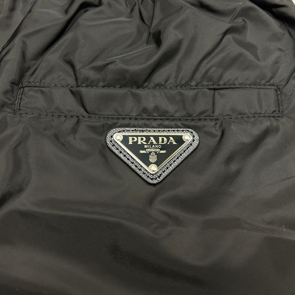 新品 サイズ48 PRADA トライアングル ロゴ ナイロン スイムパンツ 海