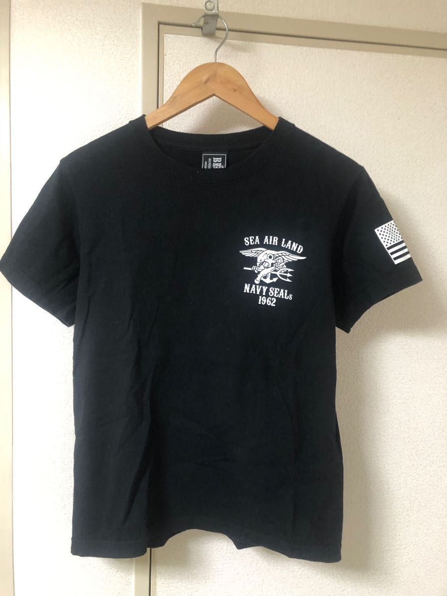 ノーブランドTシャツ　navy sealsプリント