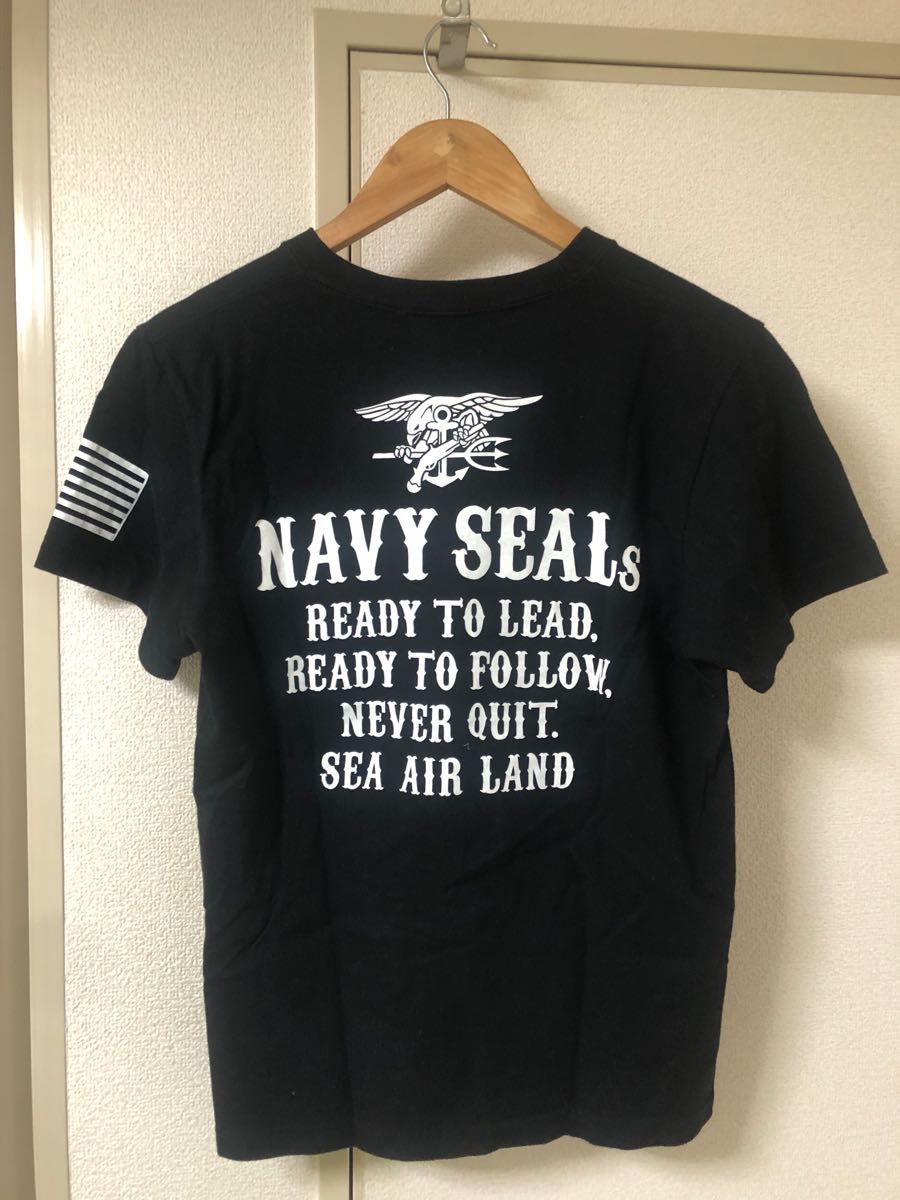 ノーブランドTシャツ　navy sealsプリント