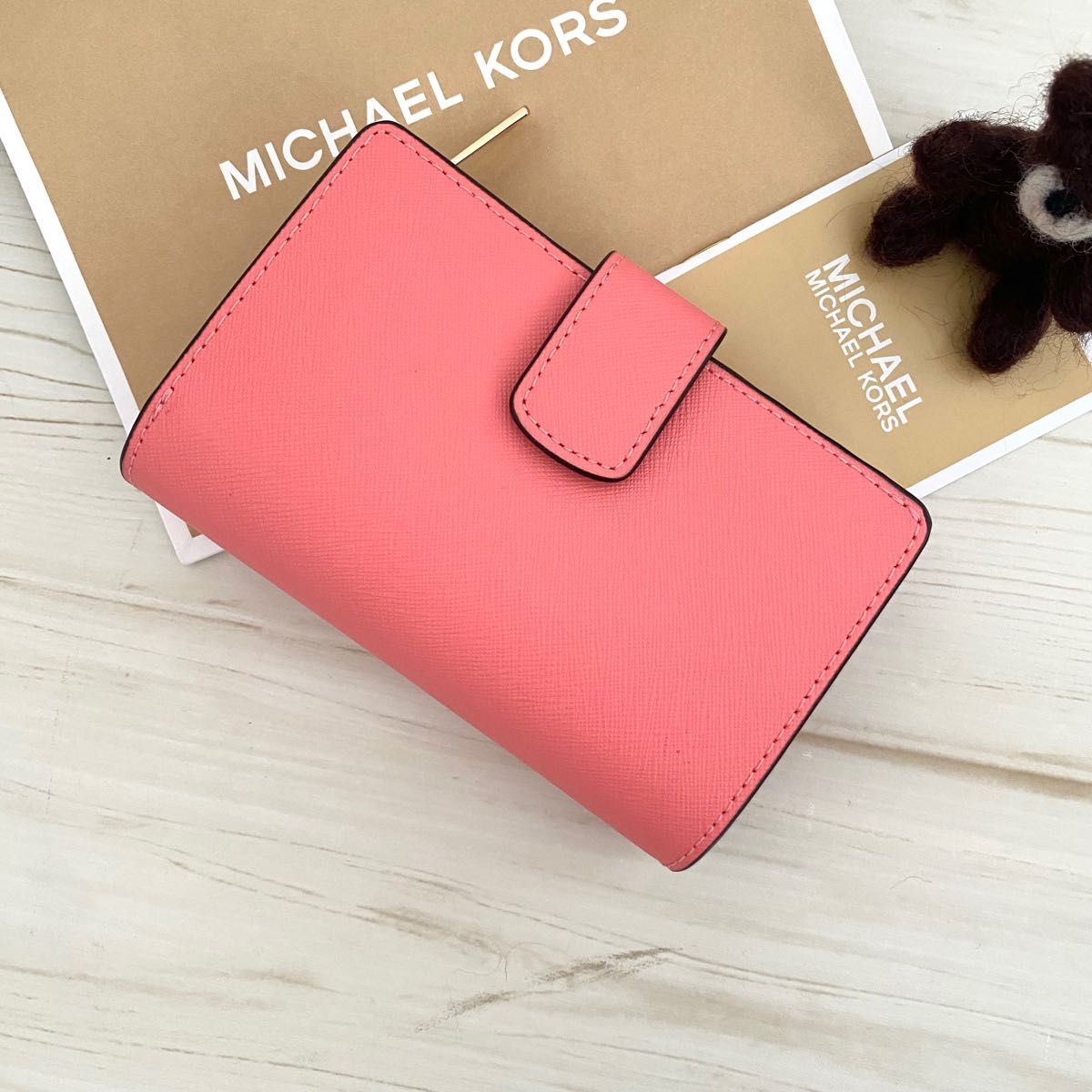 22 新品 MICHAEL KORS マイケルコース 折り財布 サーモンピンク-