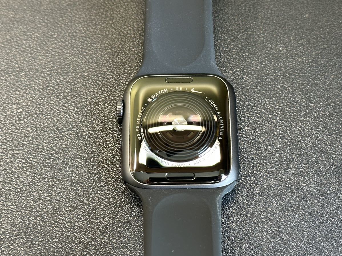 ☆即決 美品 バッテリー100% Apple Watch SE Nike 40mm スペースグレイアルミニウム アップルウォッチ ミッドナイト GPSモデル 668