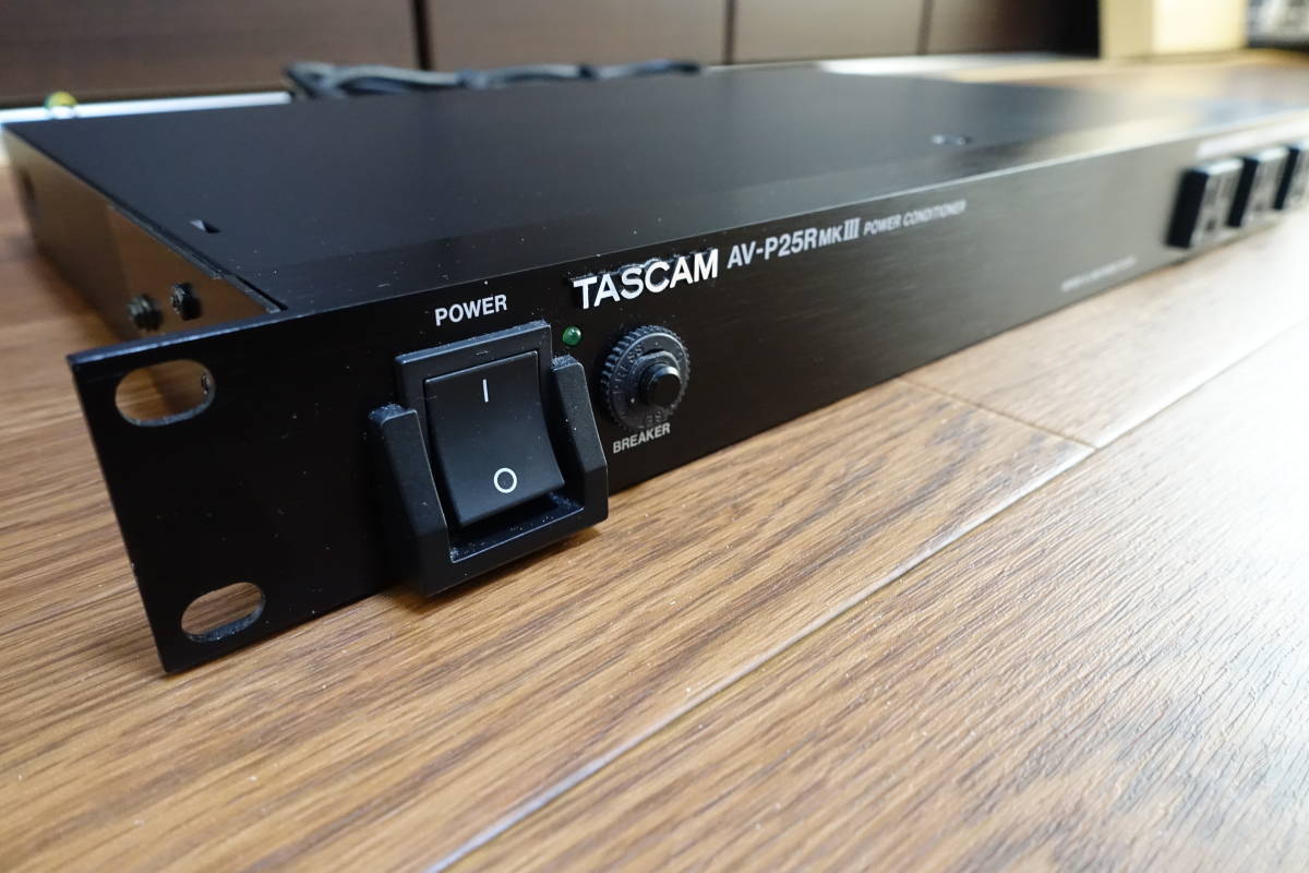 TASCAM AV-P25R MKⅢ POWER CONDITIONER タスカム 1Ｕサイズ パワーディストリビューター MK III_画像2