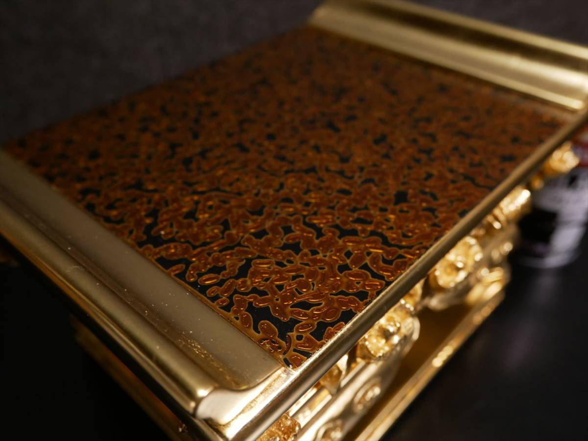 未使用保管品 最高級東用裏金和讃卓 天板虫喰塗 三方三段 国産 未使用保管品 最高級東用裏金和讃卓 天板虫喰塗 三方三段 国産