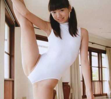 jsジュニアアイドル　パンツ 