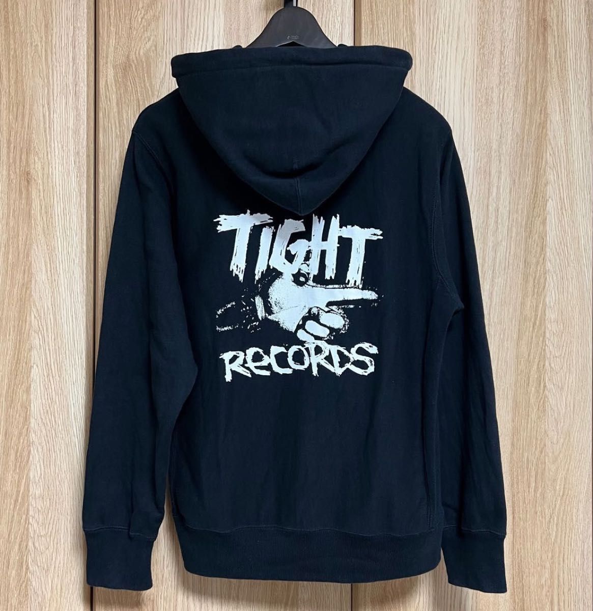 サイズM 黒 TIGHT RECORDS パーカー