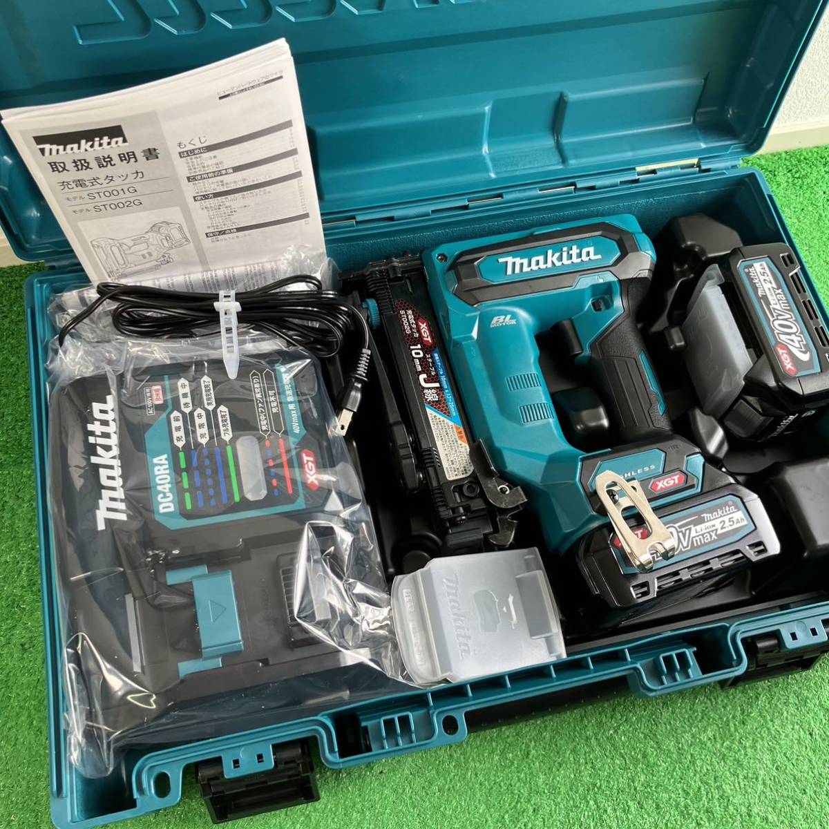 ☆新品未使用 ☆送料無料 makita 40V 充電式タッカー ST002GRDX