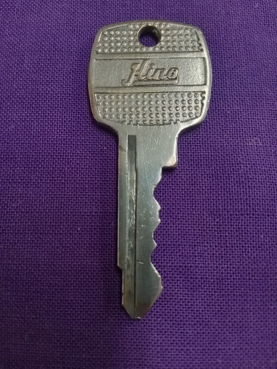  Hino Motors, Renault? Conte sa? old car, key, key, retro,.. for, Vintage, objet d'art, Showa era. car, key holder, interior, old key 