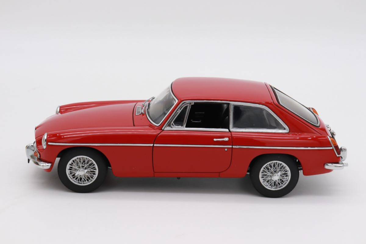 AUTO ART オートアート 1/18 MGB GT COUPE MK II ミニカー
