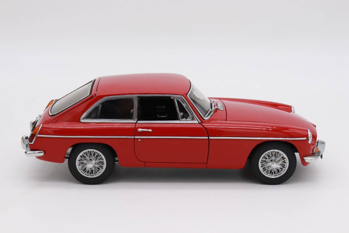 AUTO ART オートアート 1/18 MGB GT COUPE MK II ミニカー