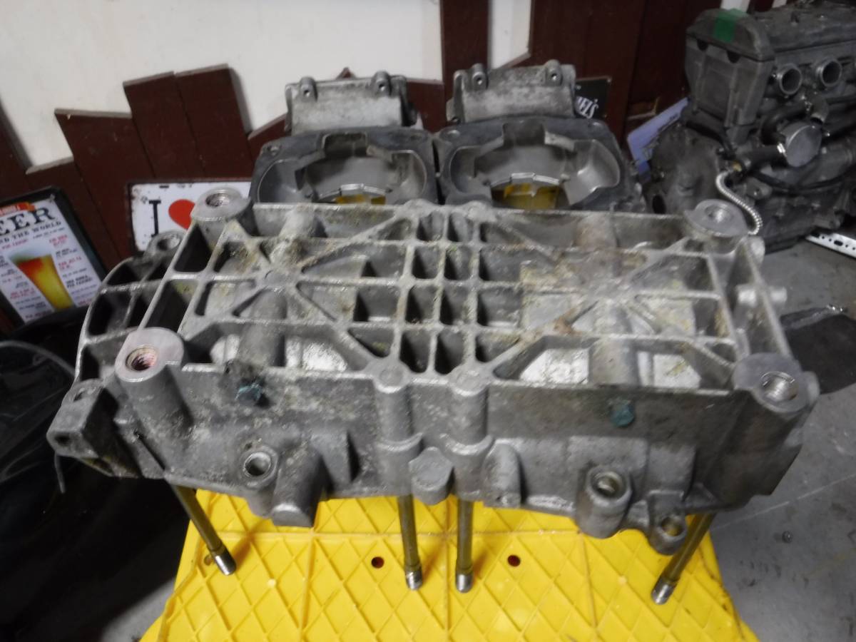 ポラリス 01 EDGE RMK800 156 クランクケース クラック無し ポラリス 01 EDGE RMK800 156 クランクケース クラック無し