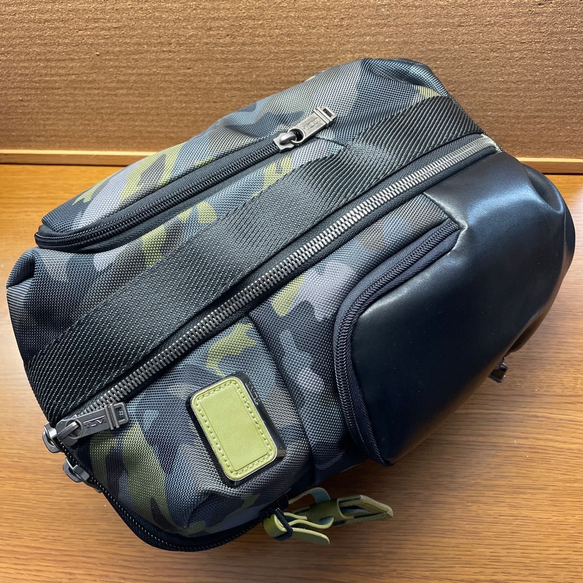 素敵な 【新品未使用】TUMIボディーバッグ2223393OLO Alfa Brabo