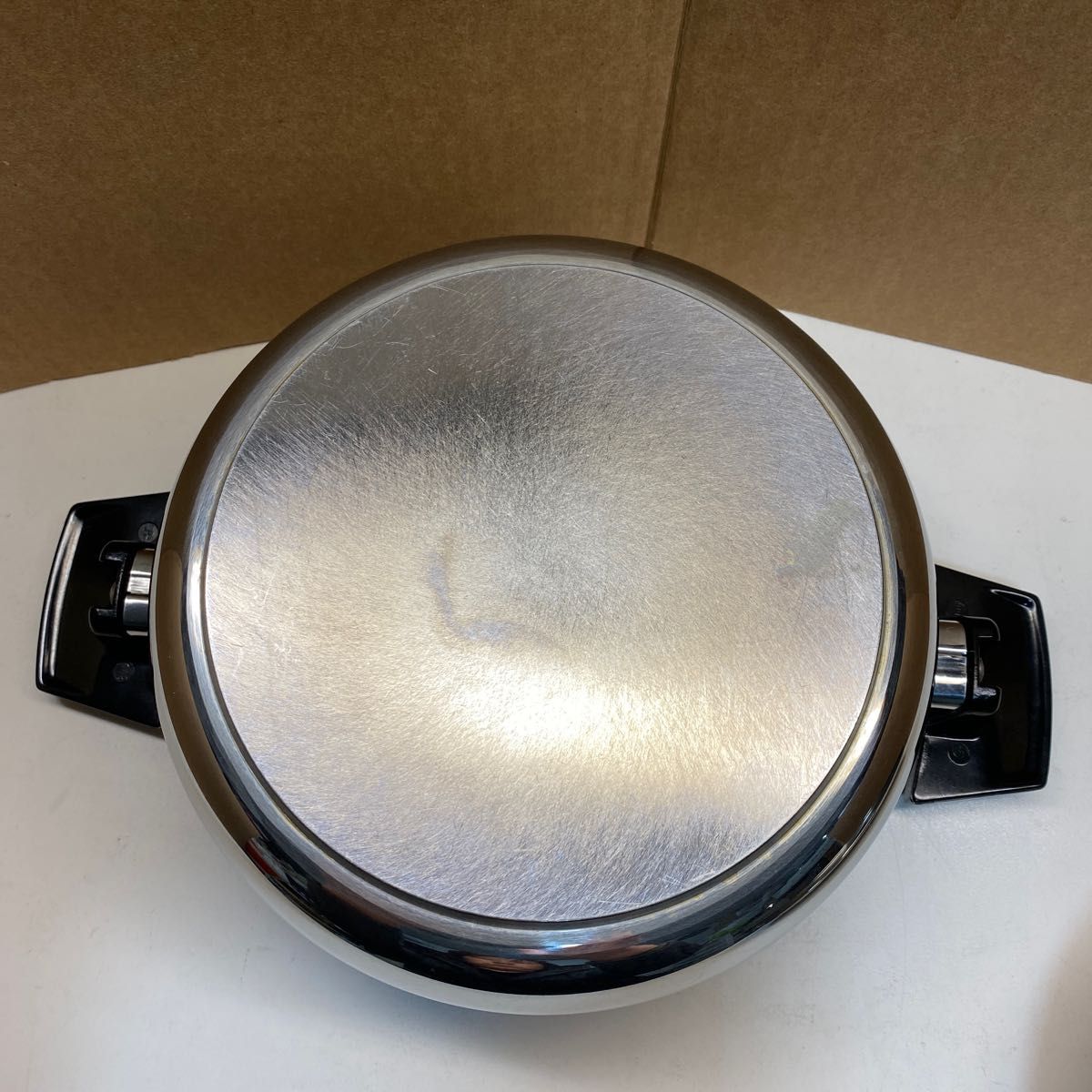 ロイヤルクイーン IH対応品です 6コート本体のみ ロイヤルクイーン 新品未使用品です ROYAL QUEEN 両手鍋IH対応品3コート蓋付き 中古美品