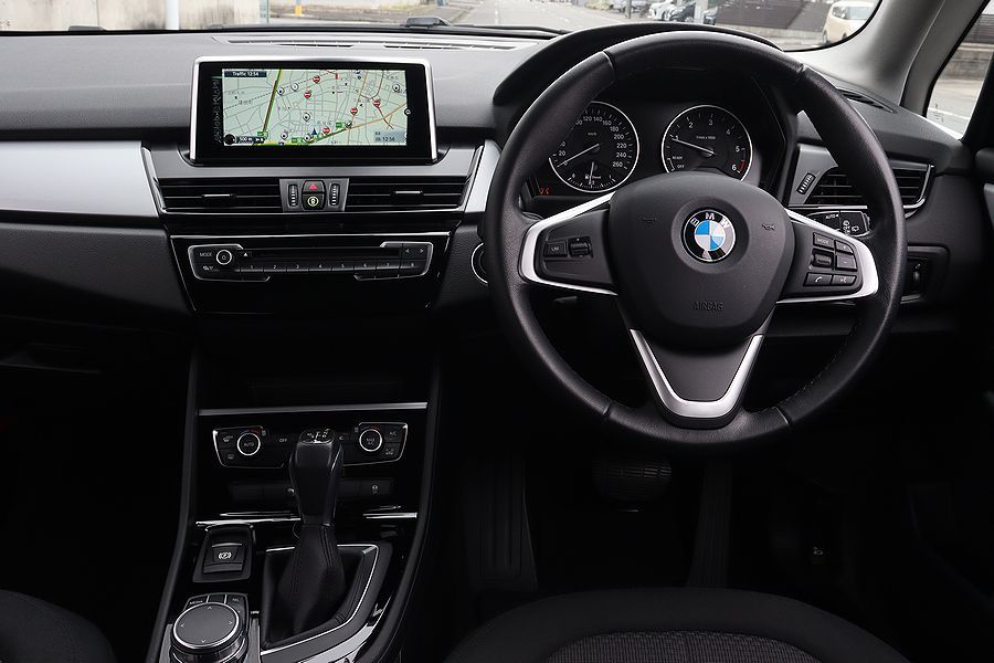 【 極上 ディーゼルターボ 】 ２０１７ｙ ＢＭＷ ２１８ｄ アクティブツアラー 内外装美車_idrive/DVD/CD/Bluetooth/Bカメラ