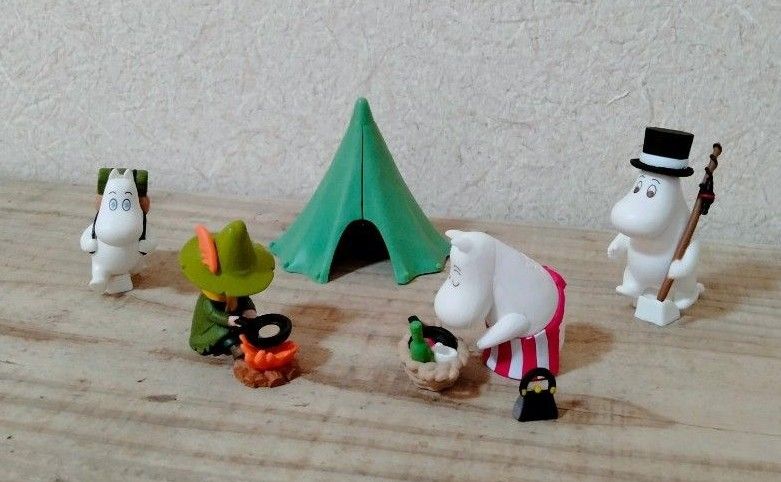 MOOMIN ムーミン谷でキャンプマスコット 全4種 コンプリートセット｜PayPayフリマ