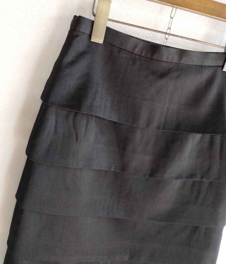 【M-PREMIER エムプルミエ】クリーニング済み size36 日本製 上質ウールのティアードスカート 仕事 デート 黒_画像1