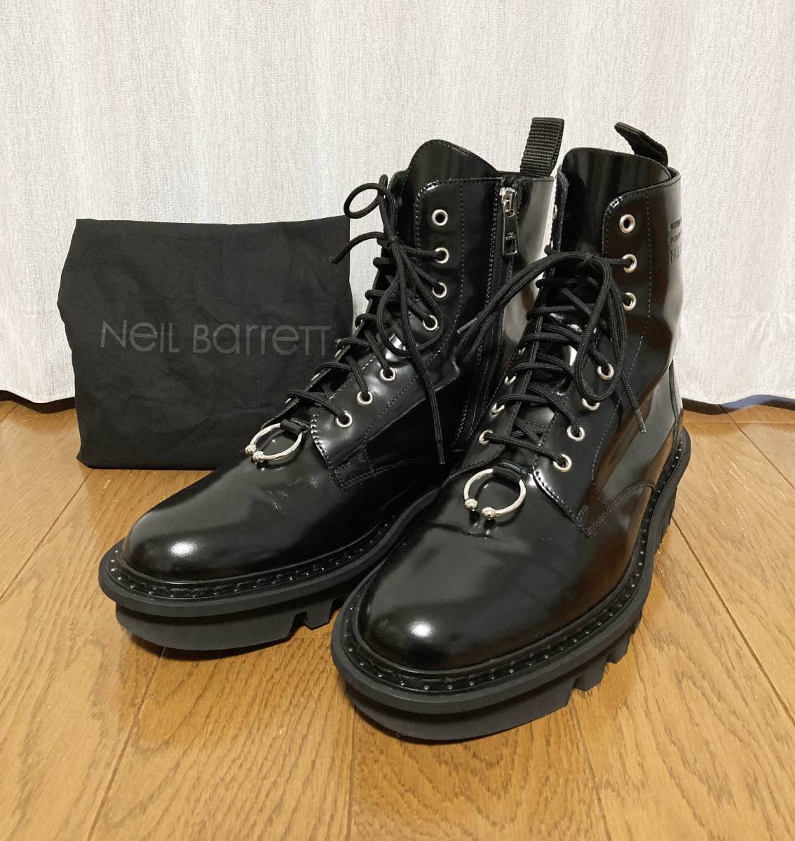 美品☆[Neil Barrett] 15AW 定価120,960 PIERCED PUNK BOOTS ピアス サイドジップ コンバットレザーブーツ 43 ブラック ニールバレット_画像1