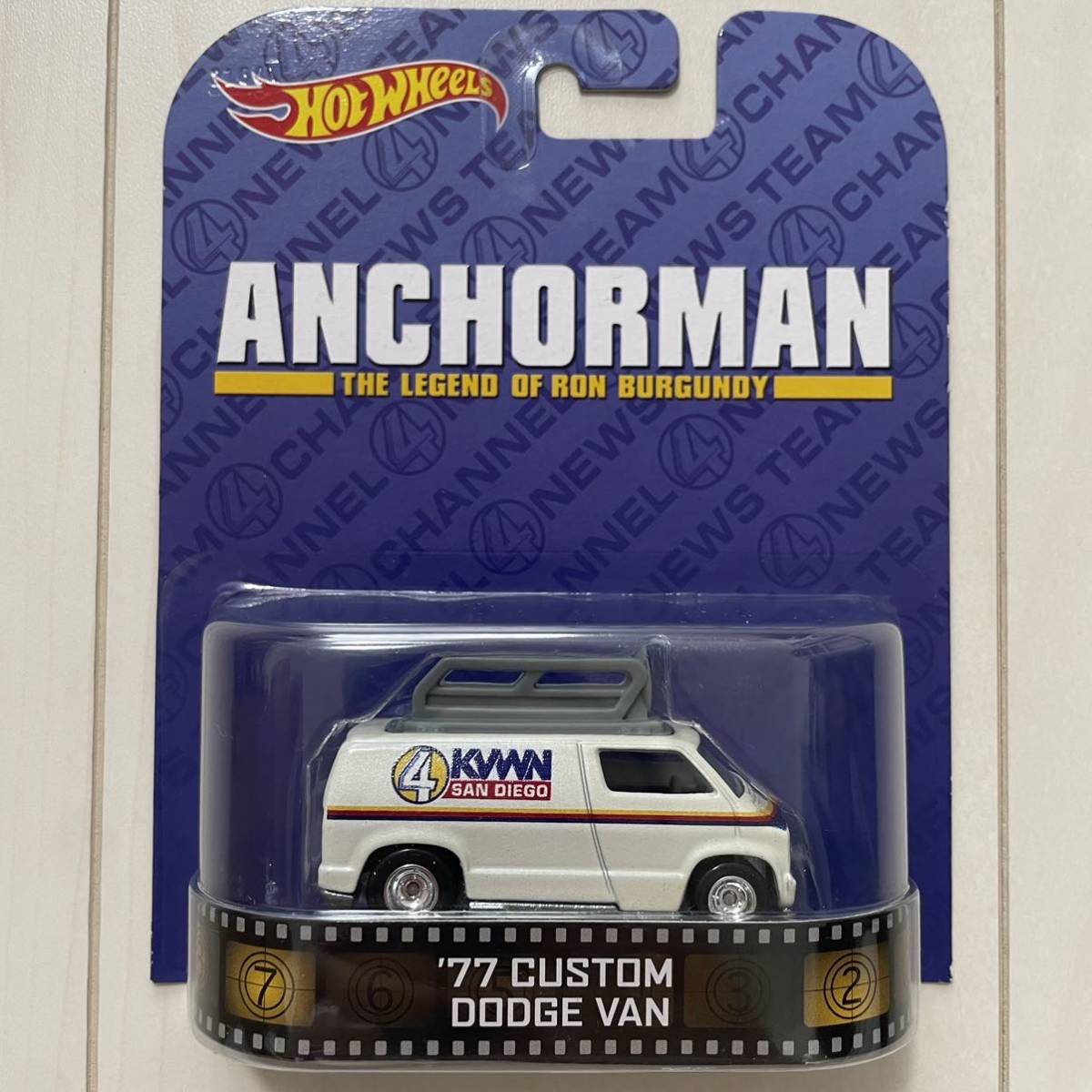 ★レトロエンターテイメント★ 70 Custom Dodge Van Anchorman カスタム ダッジ バン アンカーマン ホットウィール ミニカー 劇中車_画像1