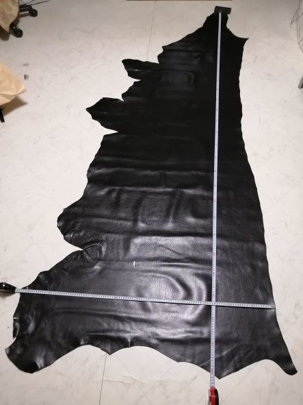 黒 パンソン型押し本牛革 （226dm2）270×113cm 1.4～1.5mm厚 421