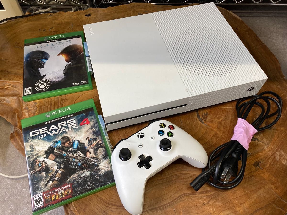 Xbox One S本体 コントローラー HDMIケーブル 電源コード ゲームソフト2枚