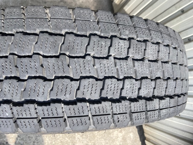 200系 ハイエース 純正　スチールホイール　スタッドレスタイヤ付き 195/80R15 レジアス　1本　【S1050】_画像8