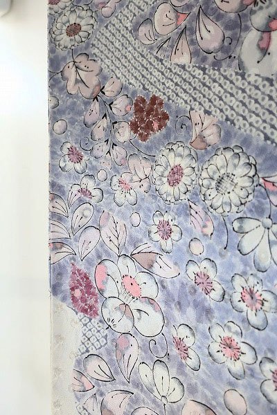 【送料無料】訪問着 辻が花 白色 絞り柄 綸子 桜 鹿子 身丈162.0cm 裄丈63.5cm お洒落 上品 正絹 m-4342_画像3