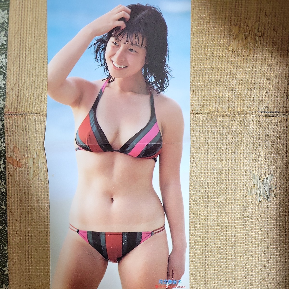 河合奈保子　水着　ビキニ　ポスター　コロンビアレコード_画像1