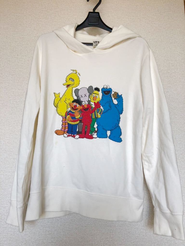 UNIQLO(ユニクロ)× KAWS(カウズ)×セサミストリート 長袖 UNIQLO(ユニクロ)× KAWS(カウズ)×セサミストリート 長袖