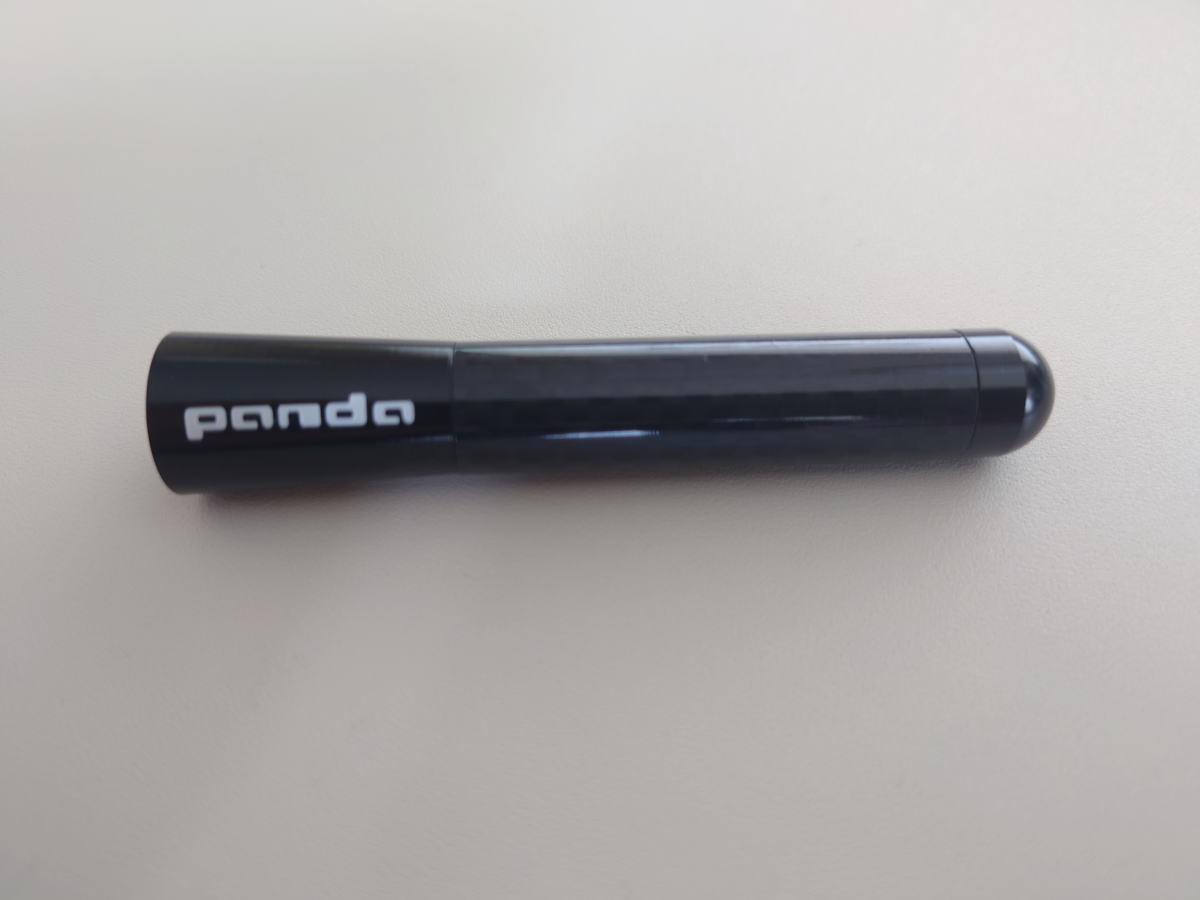 フィアット パンダ(Panda) 8cm ロゴ入り カーボンショートアンテナ 付属品付 本体：ブラック_画像2