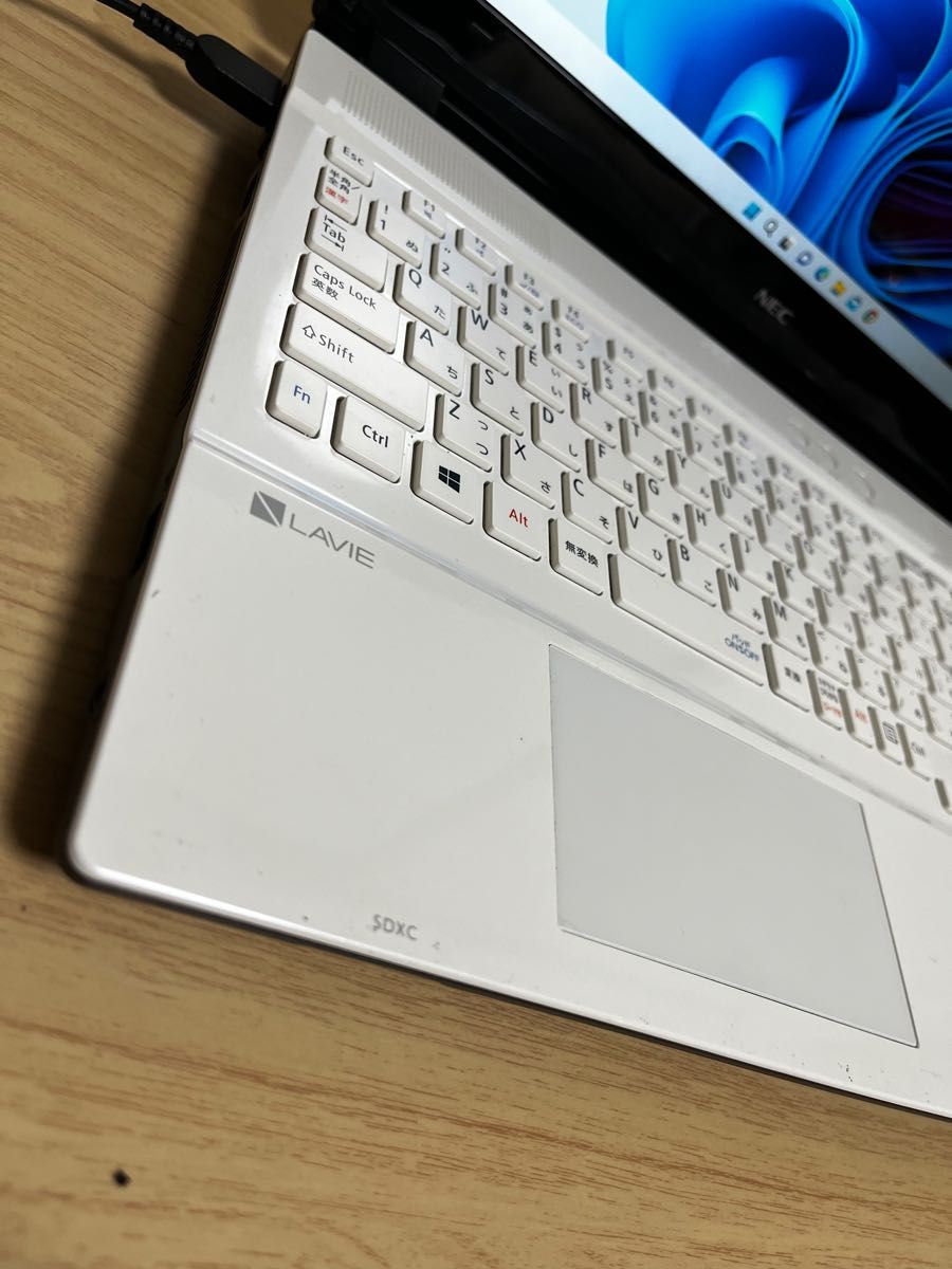 LAVIEノートパソコン SSD512GBメモリ8GB初期設定済み Webカメラ