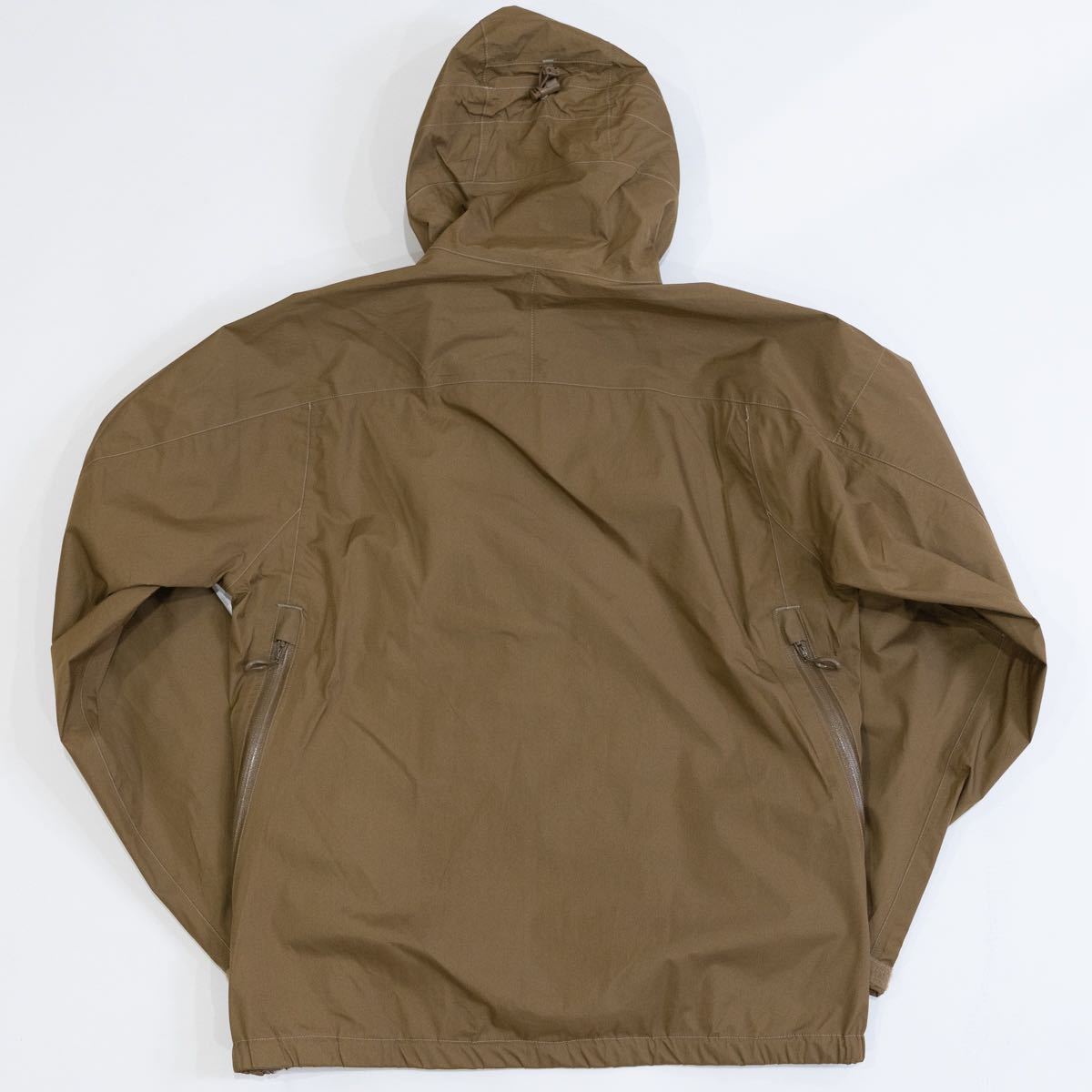 いますが 新品 未使用 タグ付 BEYOND CLOTHING GORE-TEX ゴアテックス