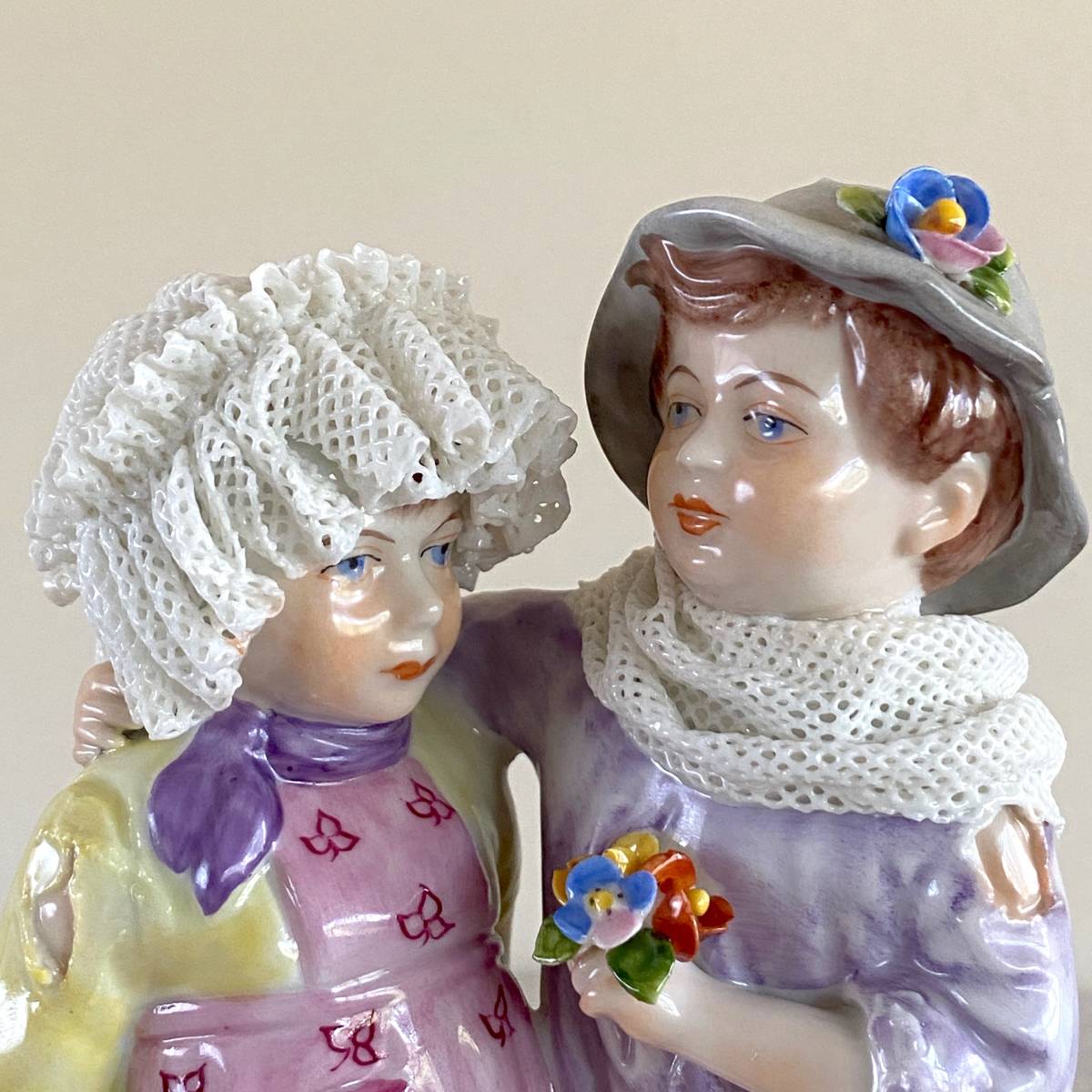 Thuringian porcelain チューリンゲン ポーセリン　レースドール　男の子と女の子　カップル　人形　ドイツ製　箱有り_画像5