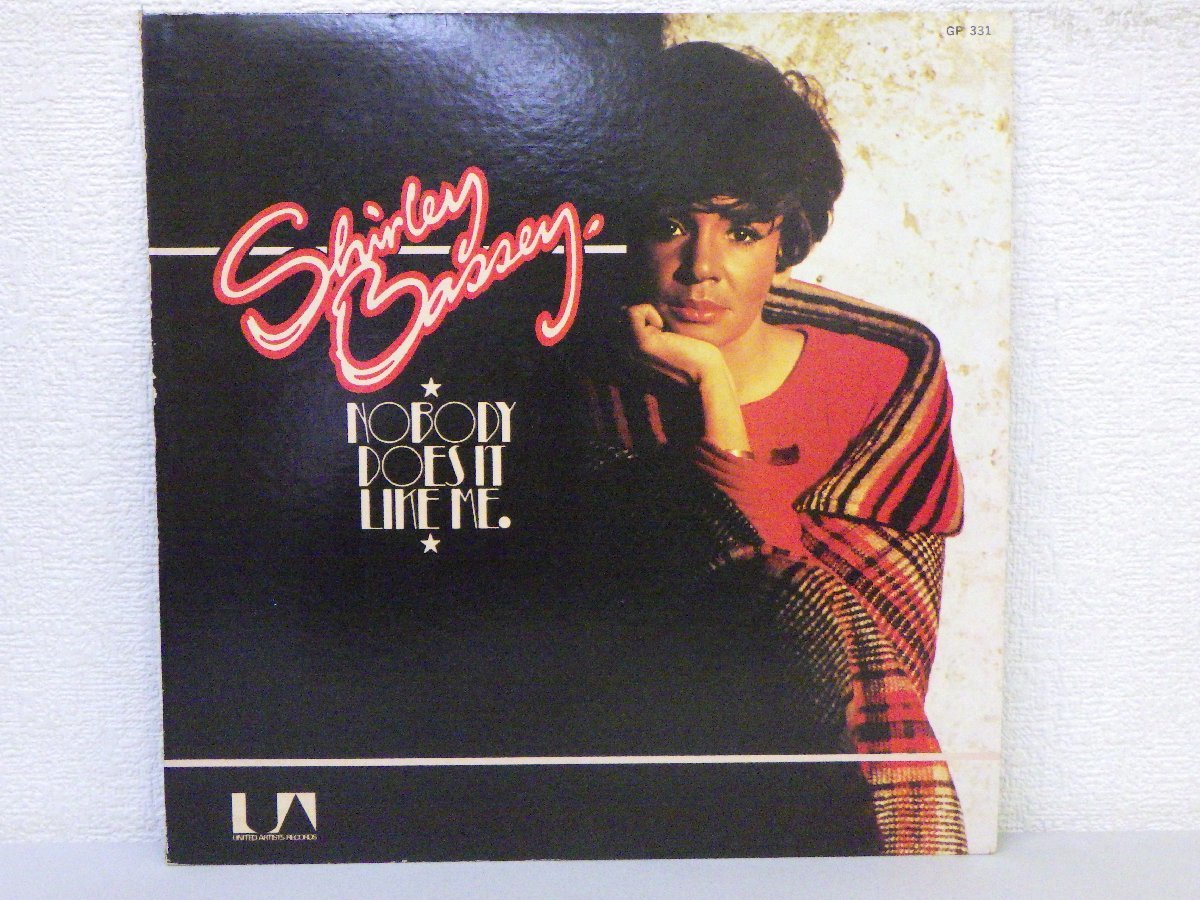 LP レコード SHIRLEY BASSEY シャーリー バッシー NOBODY DOES IT LIKE ME 【E-】 E3191M_画像1