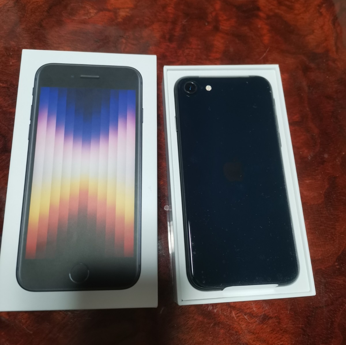 満点の iPhone SE3 SE3 第3世代 未開封新品 ドコモ iPhone 128GB