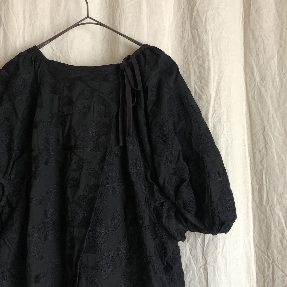 未使用展示品 SUSURI ススリ 22-403 刺繍 アンモーンブラウス SIZE1