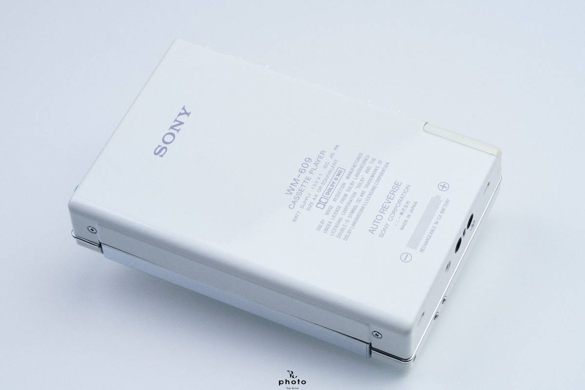 ★極美品・動作〇★ SONY ソニー WALKMAN DBB重低音 ポータブルカセットプレーヤー WM-609 ホワイトペイント 整備品の画像6