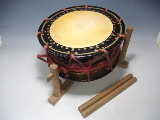 ヤフオク! - 152/○締太鼓 和太鼓 撥・台付 直径34.5cm程 和...