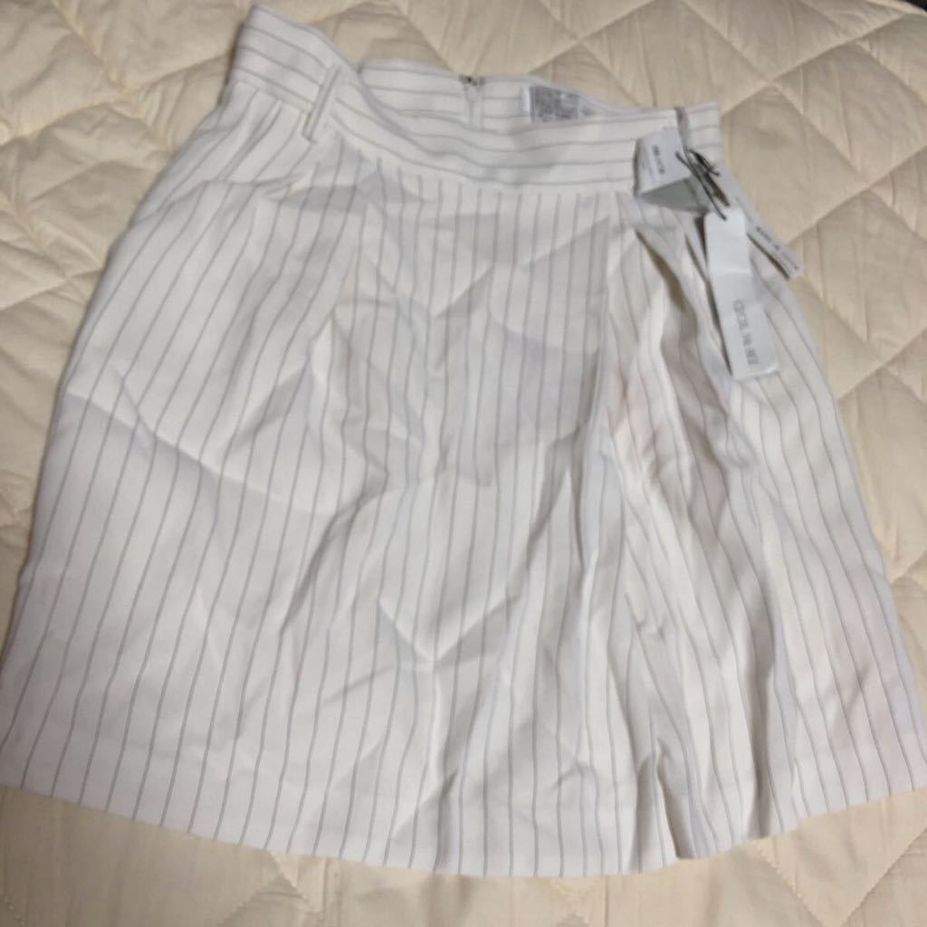 新品　セシルマクビーCECIL McBEE ストライプ　膝丈タイトスカート　裏地有り　ホワイト