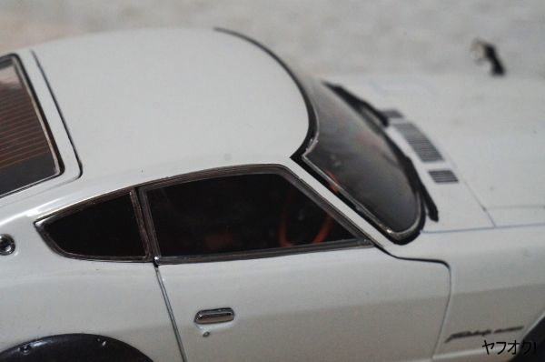 エブロ 日産 フェアレディZ 1/24 ミニカー 白 240Z-G 1971_画像4