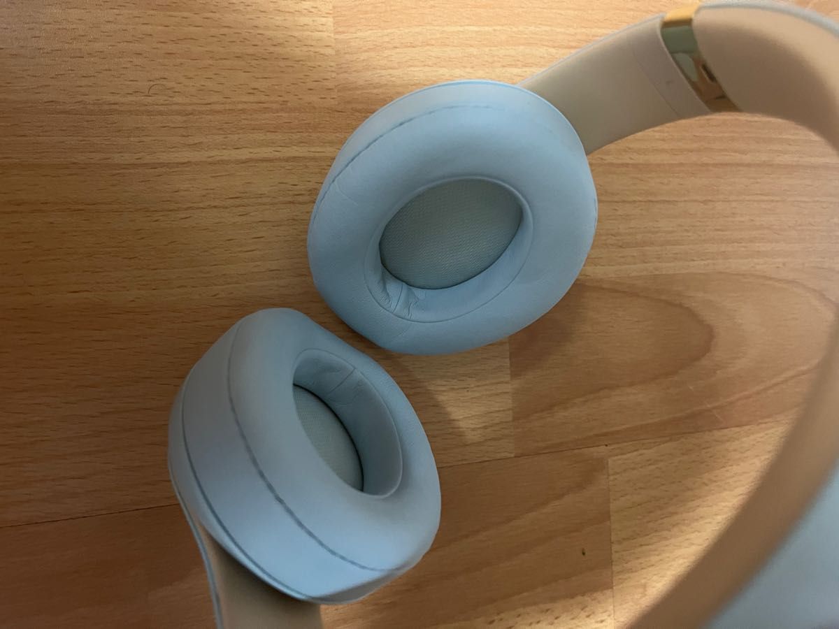 Beats Studio3 wireless クリスタルブルー