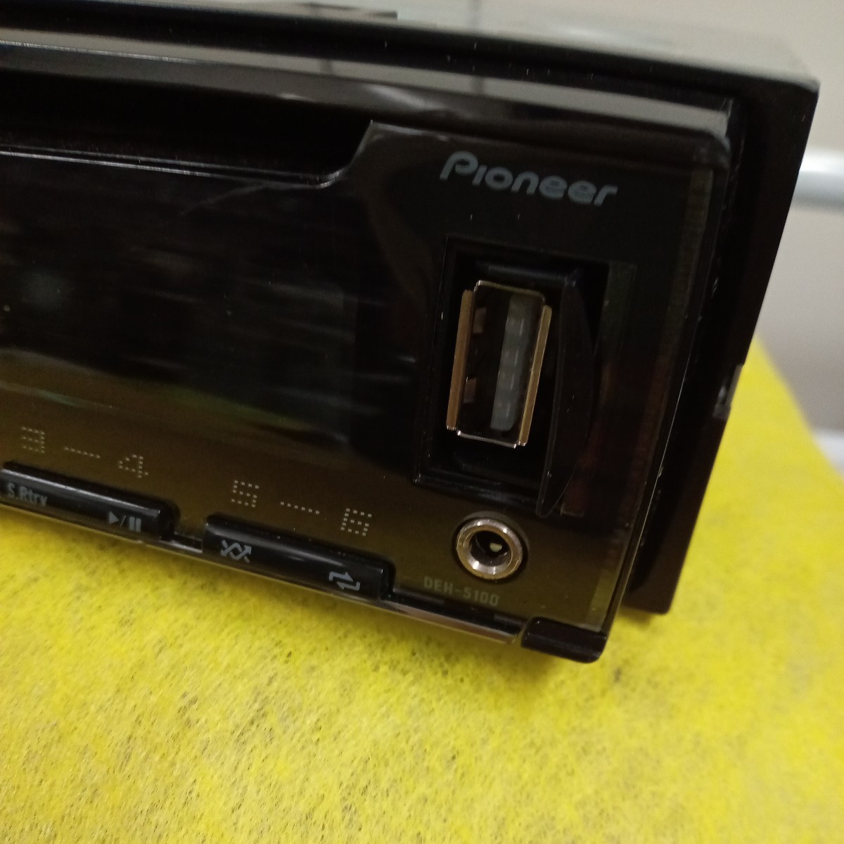 carrozzeria Carozzeria Pioneer Pioneer DEH-5100zs работоспособность не проверялась Junk 