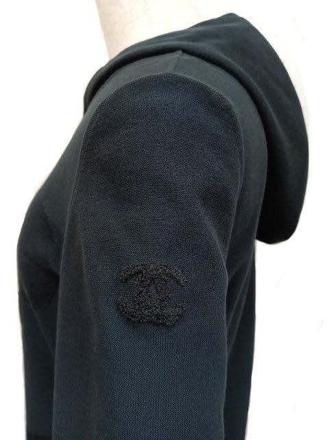 本物 シャネル CHANEL 黒 フード付きパーカー ココマークワッペン 美品