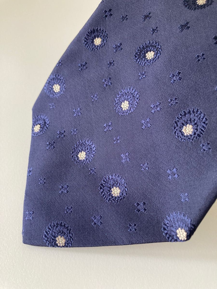 美品】ドルチェ&ガッバーナ D&G 高級ネクタイ イタリア製 小紋 美品】ドルチェ&ガッバーナ D&G 高級ネクタイ イタリア製 小紋
